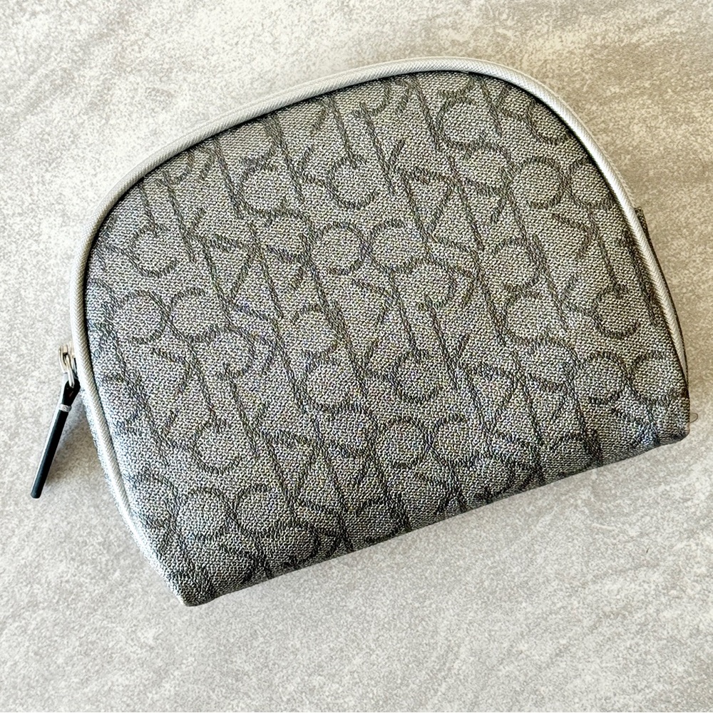 NWOT CK CALVIN KLEIN Logo Makeup Bag Cosmetic Pouch